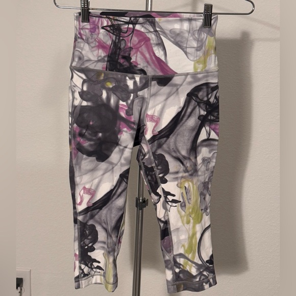 Lululemon Throwback Print Align High-rise Crop 17” Size 6 - Picture 6 of 10